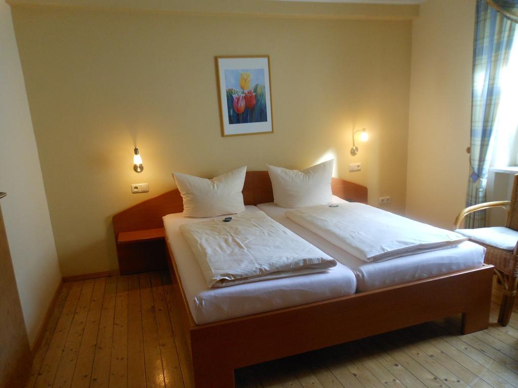 Wein- Und Gaestehaus M. Bai Mesenich Szoba fotó