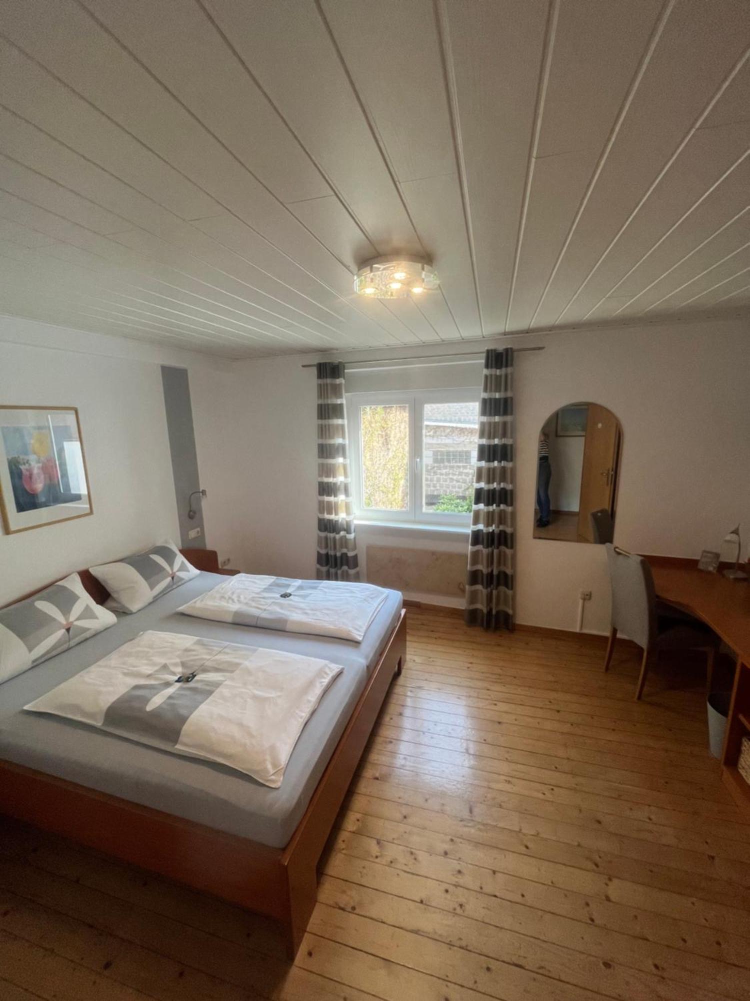 Wein- Und Gaestehaus M. Bai Mesenich Kültér fotó